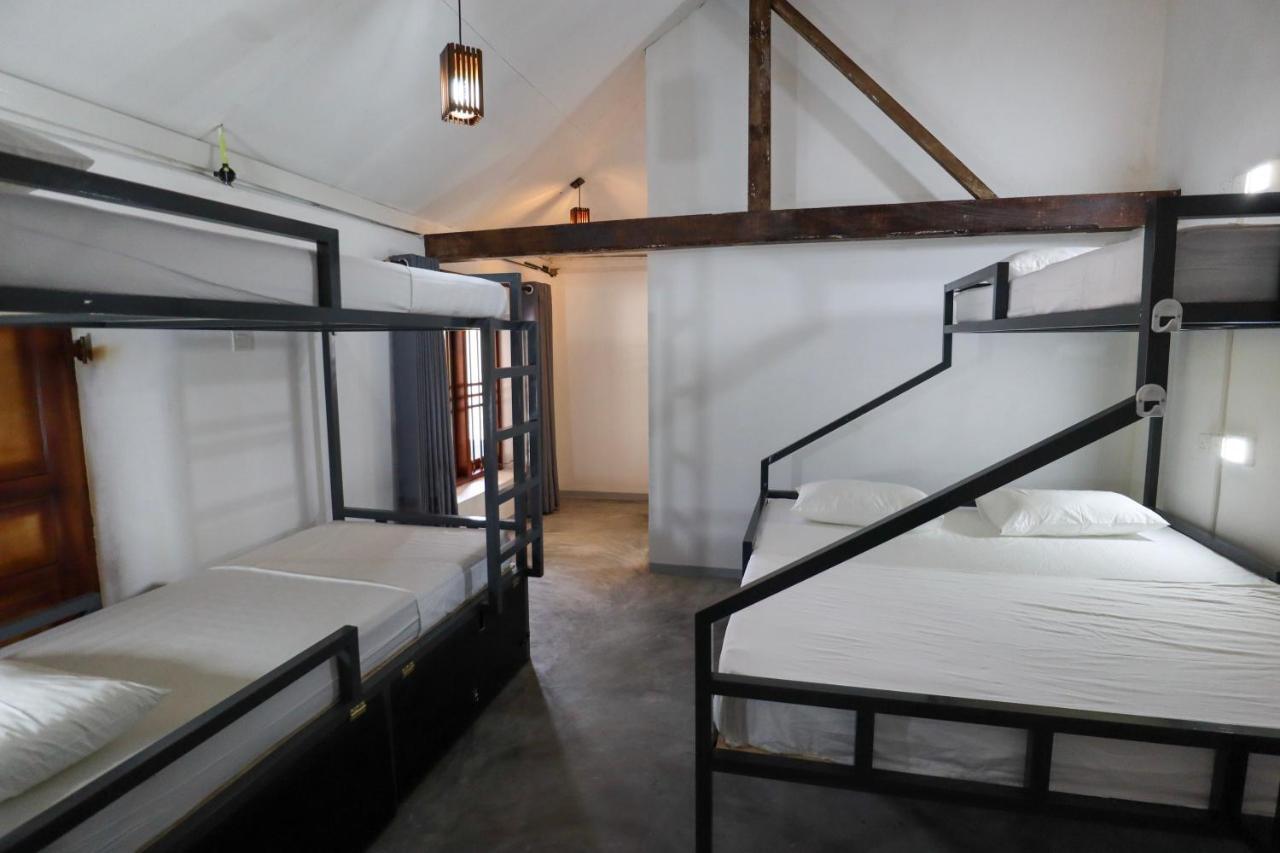 Why Not Backpackers Hostel Mirissa Exterior photo